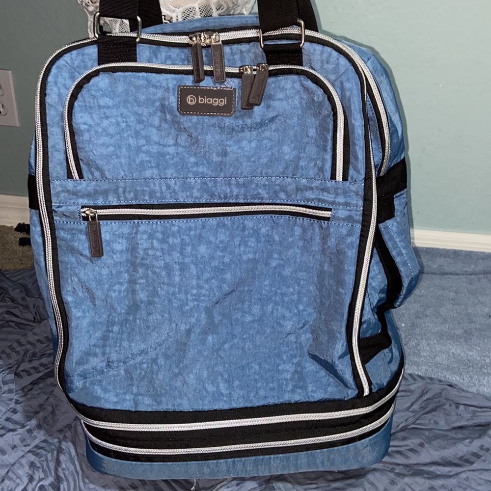 Nwt Biaggi Zipsak Boost Expandable Carry-on Wheeled Luggage Bag
